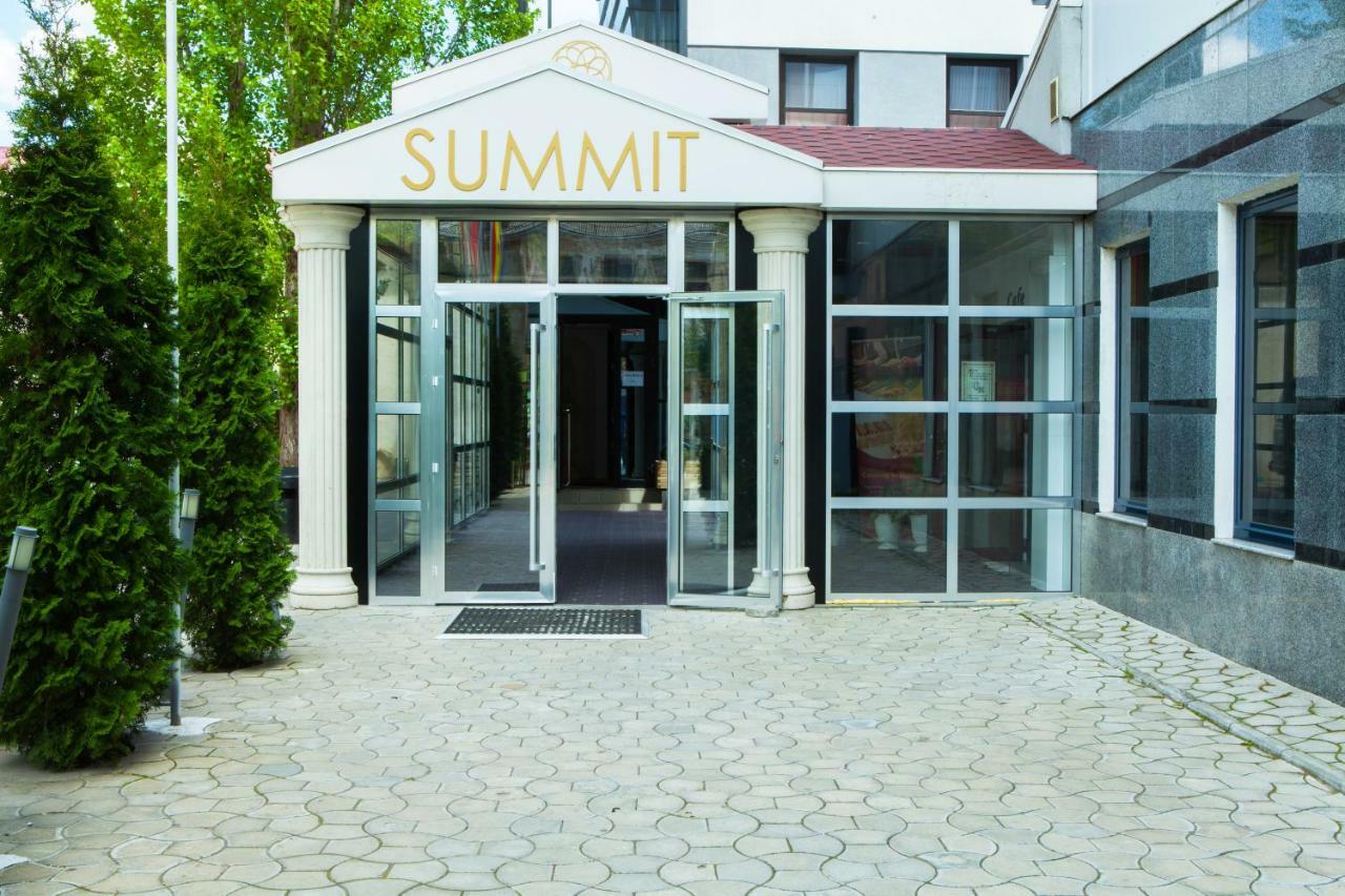 Summit Villa Chisinau Exterior photo